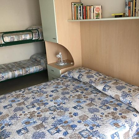 Residence Zeta - Walterigato Apartments Solo Per Famiglie Lido di Jesolo Bagian luar foto
