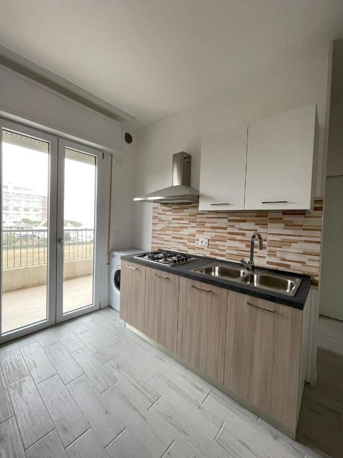 Residence Zeta - Walterigato Apartments Solo Per Famiglie Lido di Jesolo Bagian luar foto