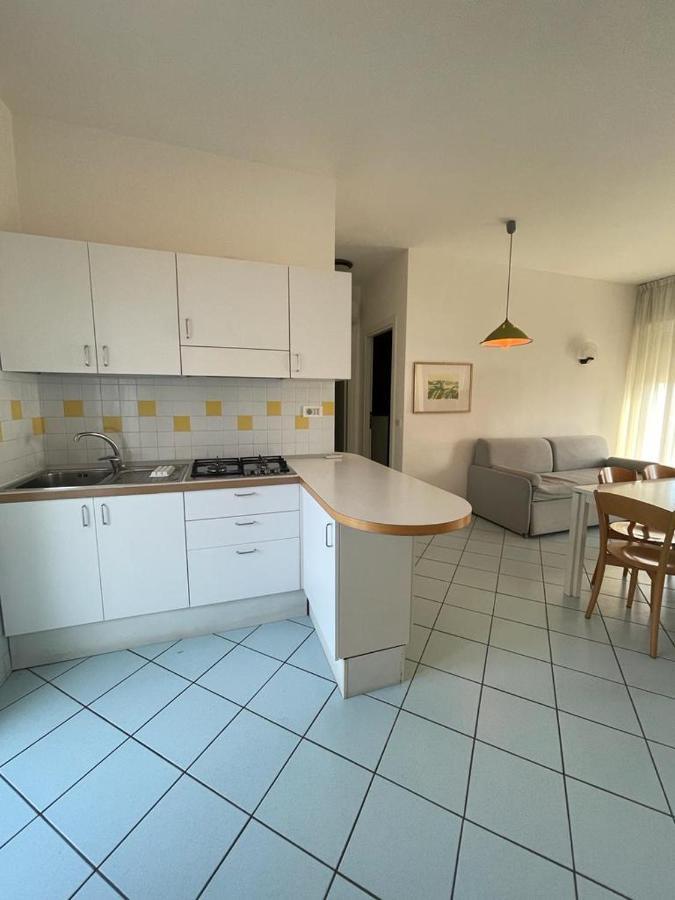Residence Zeta - Walterigato Apartments Solo Per Famiglie Lido di Jesolo Bagian luar foto