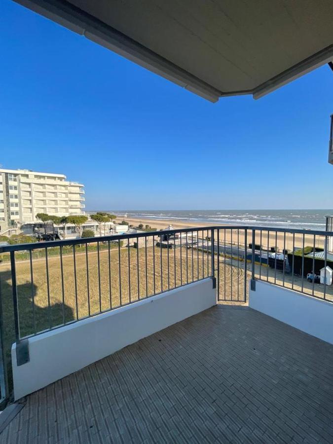 Residence Zeta - Walterigato Apartments Solo Per Famiglie Lido di Jesolo Bagian luar foto