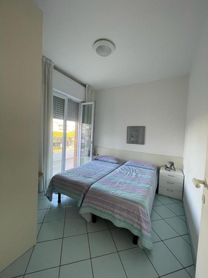Residence Zeta - Walterigato Apartments Solo Per Famiglie Lido di Jesolo Bagian luar foto