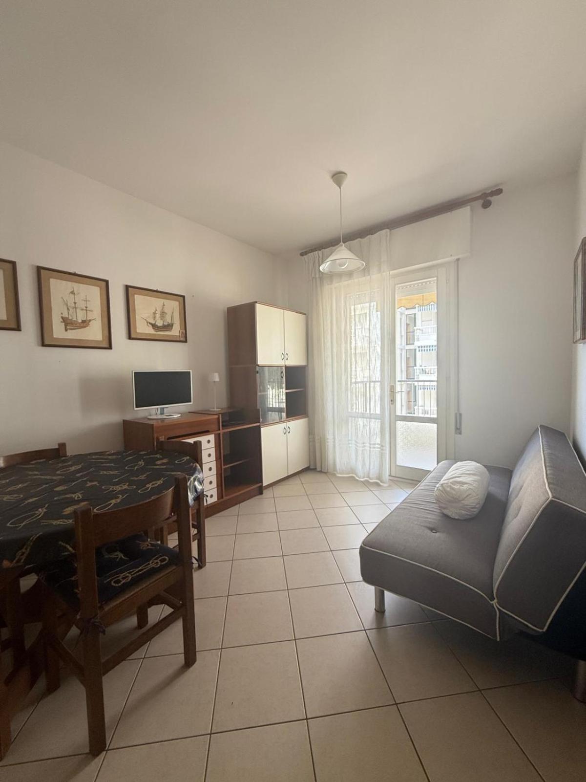 Residence Zeta - Walterigato Apartments Solo Per Famiglie Lido di Jesolo Bagian luar foto