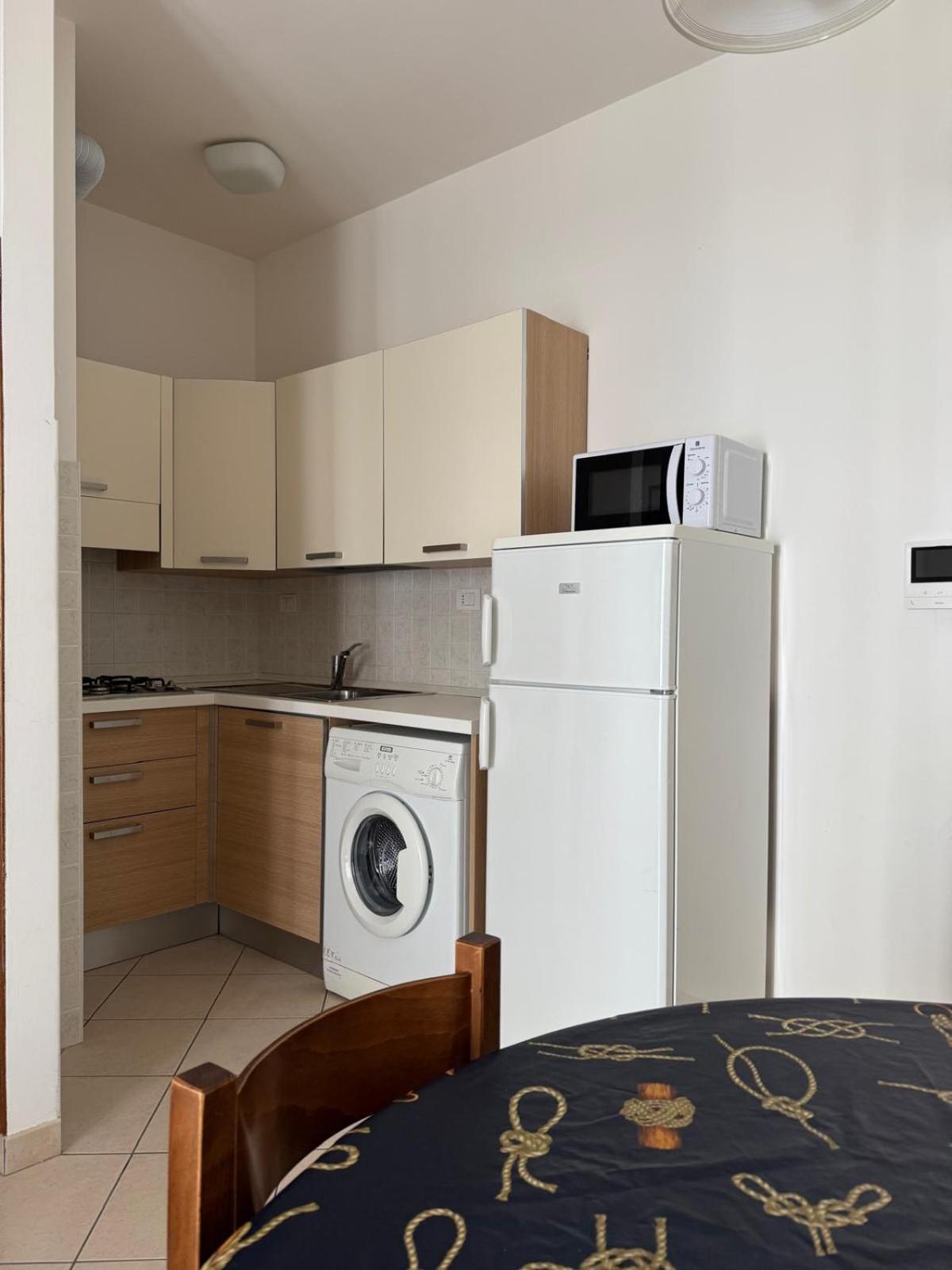 Residence Zeta - Walterigato Apartments Solo Per Famiglie Lido di Jesolo Bagian luar foto