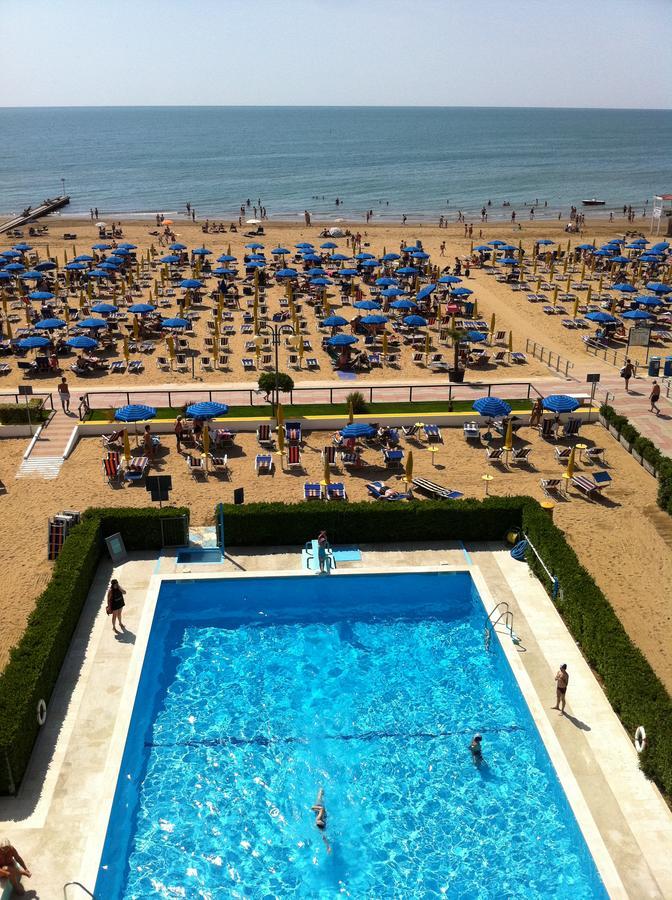 Residence Zeta - Walterigato Apartments Solo Per Famiglie Lido di Jesolo Bagian luar foto