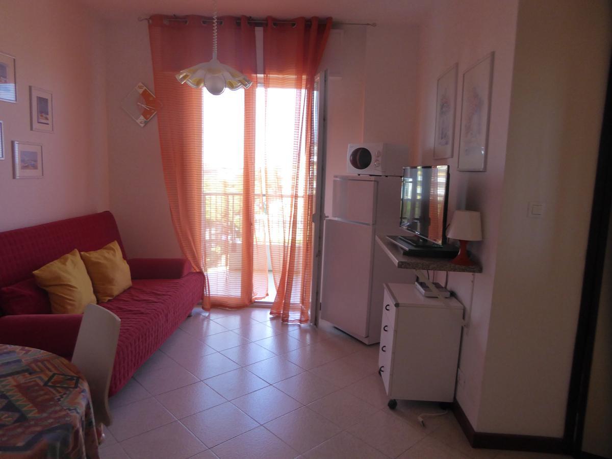 Residence Zeta - Walterigato Apartments Solo Per Famiglie Lido di Jesolo Bagian luar foto